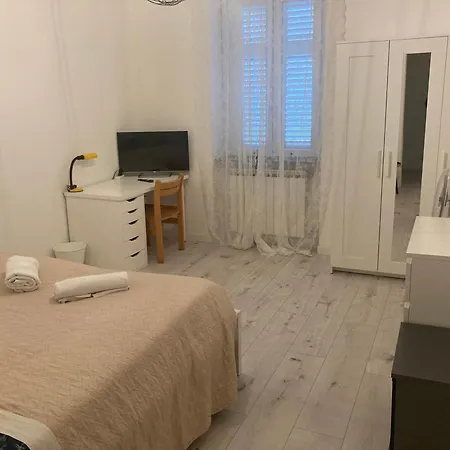 Host Soroka 2-4-6 Posti Triëst